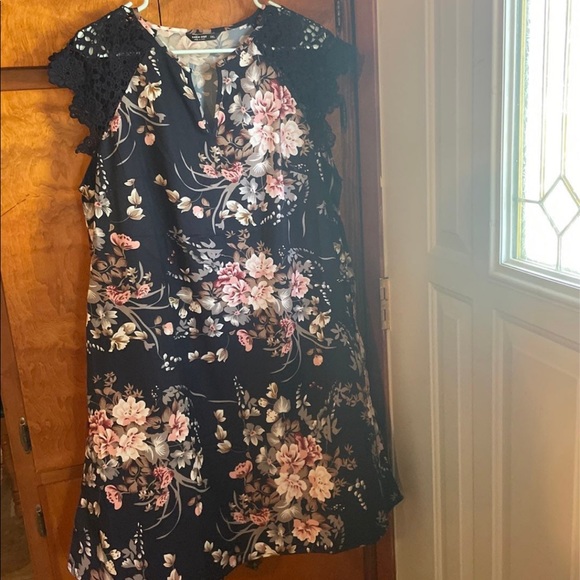 Two SHEIN beautiful summer dresses - Picture 3 of 3
